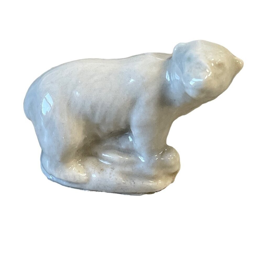 Wade Whimsies Red Rose Tea Polar Bear Figurine Glazed Porcelain England